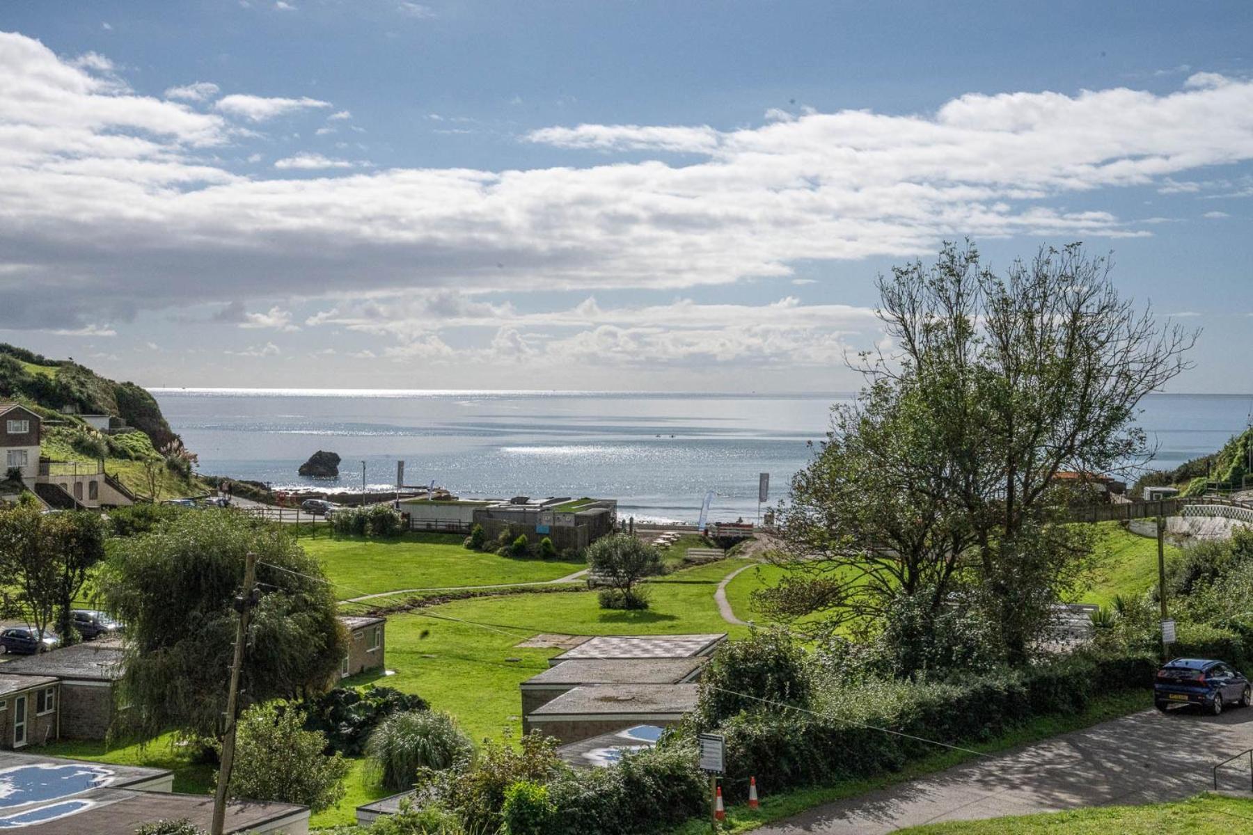 Pet Friendly Sea View Villa Millendreath Looe Room photo